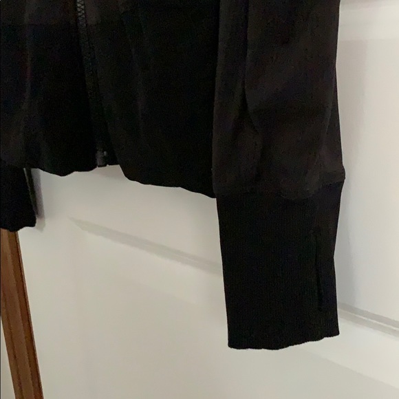 Lululemon jacket - Picture 4 of 5